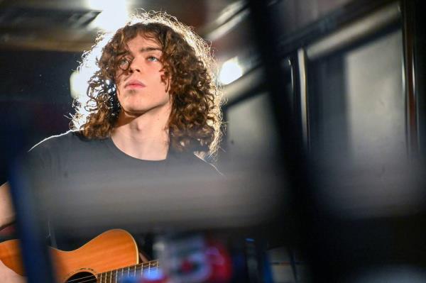 Musician/so<em></em>ngwriter Thomas LaRosa joined his sister Isabel LaRosa as they recorded a performance for TikTok at Double T Diner in Annapolis.