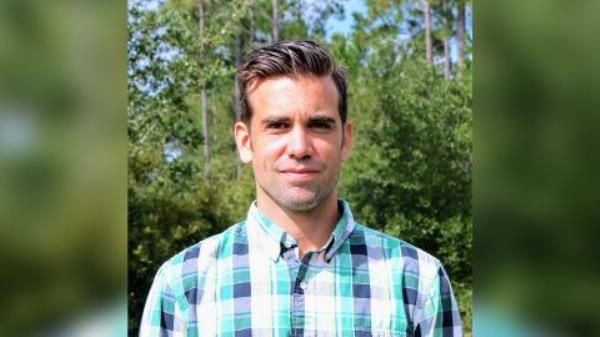 Alan Reid, a professor at Coastal Carolina University and an adjunct professor at Johns Hopkins University, believes teachers should work alo<em></em>ngside ChatGPT rather than resist it in the classroom.