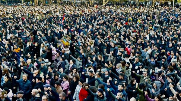 卡拉巴赫数千人集会反对阿塞拜疆封锁