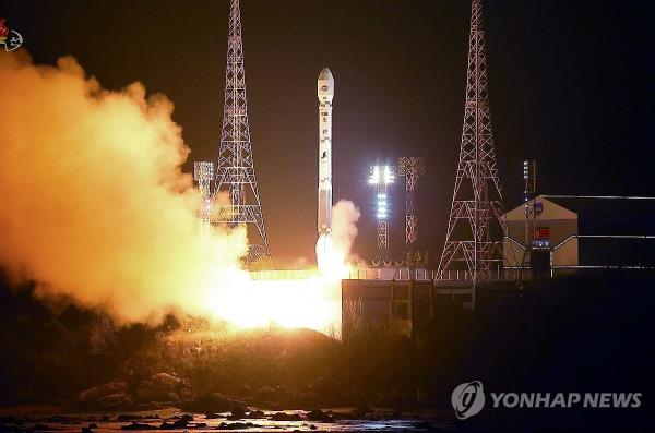 A new type of the Chollima-1 rocket carrying a reco<em></em>nnaissance satellite called the Malligyong-1 lifts off from the launching pad at the Sohae satellite launch site in Tongchang-ri in northwestern North Korea at 10:42 p.m. on Nov. 21, 2023, in this photo released the next day by the North's official Korean Central News Agency. (For Use o<em></em>nly in the Republic of Korea. No Redistribution) (Yonhap)
