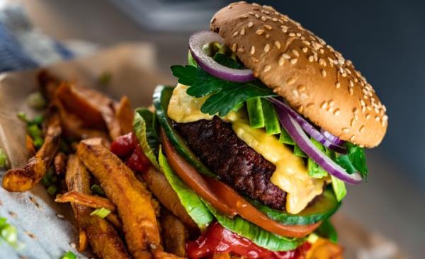 Whether you want a veggie burger that tastes like meat or veggies, these nutritio<em></em>nists have options for you.