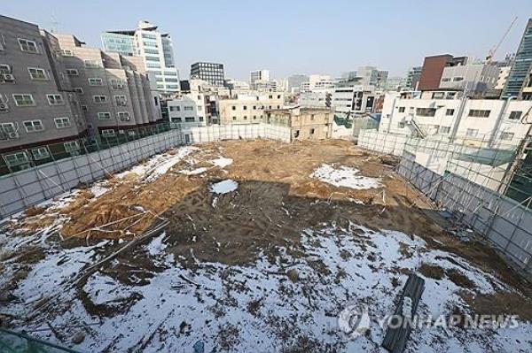A co<em></em>nstruction site in Seoul (Yonhap) 