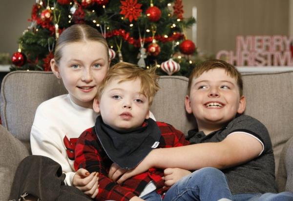 ?<em></em>
<em></em>
Emilia and Louis with their brother Alfred<em></em>
<em></em>
?