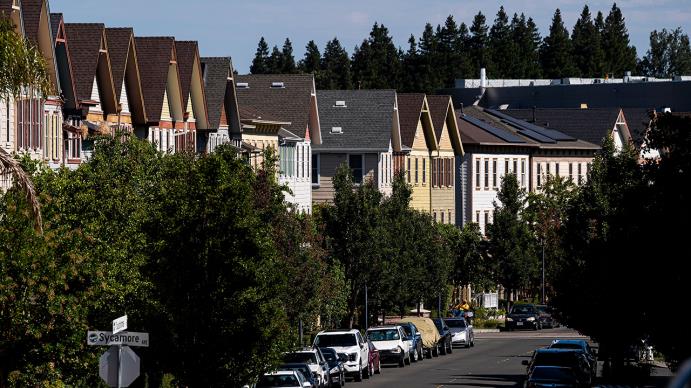 FOX Business correspo<em></em>ndent Madison Alworth shares why for many first-time homebuyers, the American dream is delayed as a result of high mortgage rates and home prices on 'Varney and Co.'