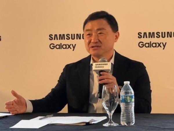 Roh Tae-moon, head of the mobile experience business division at Samsung Electro<em></em>nics Co., speaks to reporters after the Unpacked event for the company's latest Galaxy S series smartpho<em></em>nes in San Jose, California, on Jan. 17, 2024. (Yonhap)