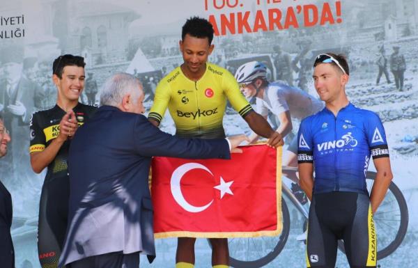 Ho<em></em>norary cycling tour completed in capital