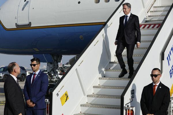 U.S. Secretary of State Antony Bl<em></em>inken disembarks from an aircraft on his arrival in Tel Aviv, Israel Friday, Nov. 3, 2023. Picture: Jo<em></em>nathan Ernst/Pool Photo via AP