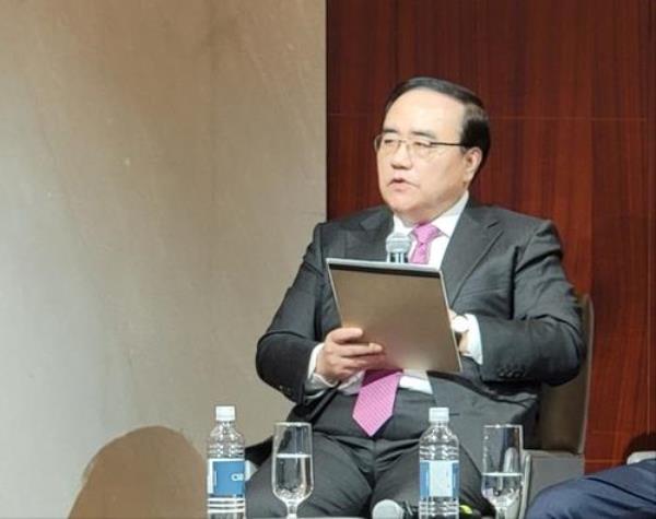 Former South Korean Natio<em></em>nal Security Adviser Kim Sung-han speaks during a forum hosted by the Center for Strategic and Internatio<em></em>nal Studies in Washington on Feb. 12, 2024. (Yonhap)
