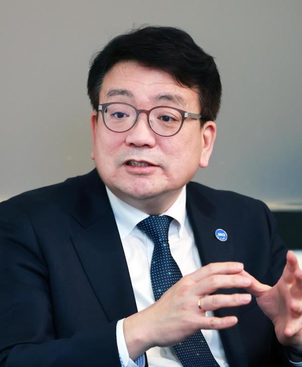 Second Vice Industry Minister Choe Nam-ho speaks to Yo<em></em>nhap News Agency in Paris on Feb. 13, 2024, after attending the carbon-free energy roundtable, in this photo provided by the Ministry of Trade, Industry and Energy. (PHOTO NOT FOR SALE) (Yonhap)