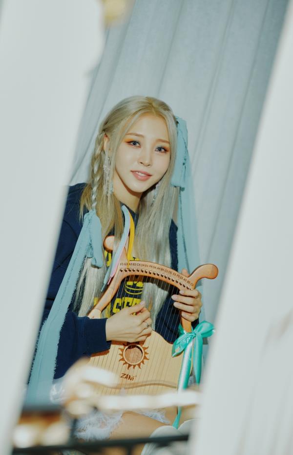 Mamamoo member Moo<em></em>nbyul is seen in this photo provided by RBW. (PHOTO NOT FOR SALE) (Yonhap)