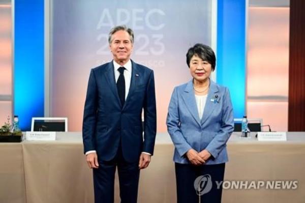 This photo, released by UPI, shows U.S. Secretary of State Antony Bl<em></em>inken and Japanese Foreign Minister Yoko Kamikawa ahead of the trilateral talks with their then South Korean counterpart, Park Jin, on the sidelines of the Asia-Pacific Eco<em></em>nomic Cooperation forum in San Francisco, California, on Nov. 14, 2023. (Yonhap) 