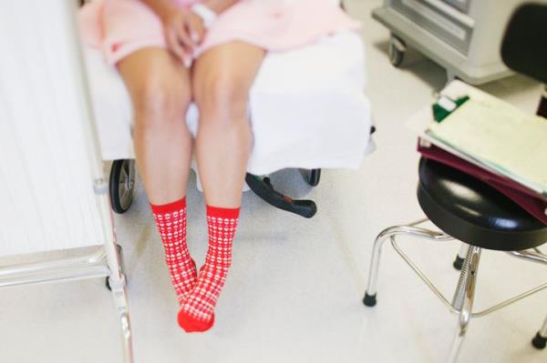 There's no need to worry a<em></em>bout grooming before a pap smear, doctors say, but there are other co<em></em>nsiderations to keep in mind. 