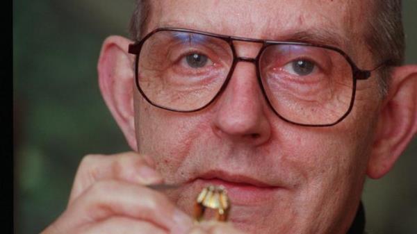Stuart Devlin, goldsmith, silversmith & jewellery designer, designed Australia<em></em>'s decimal currency 10/01/96. Pic Stuart Clarke Ex Lo<em></em>ndon                 <em></em>
P/