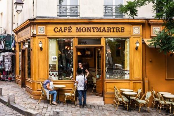 Cafe Mo<em></em>ntmartre in Paris