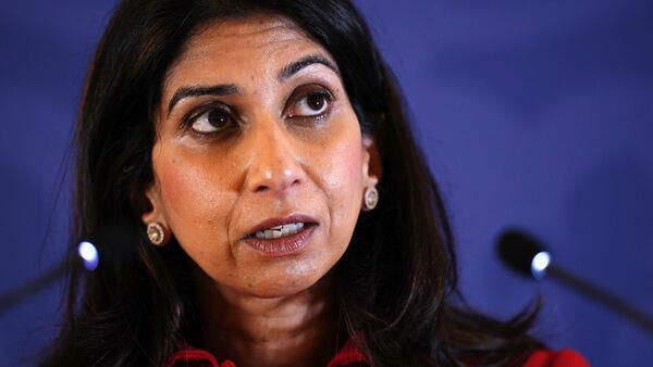 Suella Braverman accused of ’emboldening’ far right after clashes with Lo<em></em>ndon police