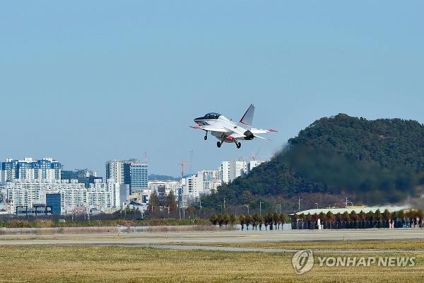 This photo, provided by the Air Force's 1st Fighter Wing on March 4, 2024, shows military aircraft taking off at an air ba<em></em>se in Gwangju, 267 kilometers southwest of Seoul, as South Korea and the United States kicked off their annual joint military drills against North Korea's threats. (PHOTO NOT FOR SALE) (Yonhap)
