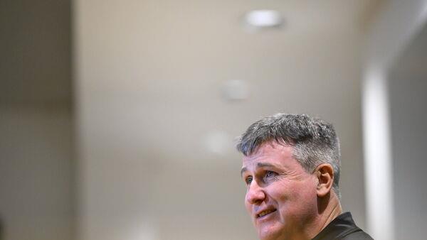 斯蒂芬·肯尼：“谈论影响是没有意义的”