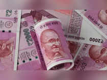 Rupee ends flattish even as dollar hovers near 3-mo<em></em>nth low