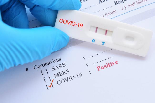 The COVID-19 test positivity rate and the number of hospital patients infected with the disease has been on a steady increase this summer in California, recent state health data show. (Jarun o<em></em>ntakrai / Shutterstock)