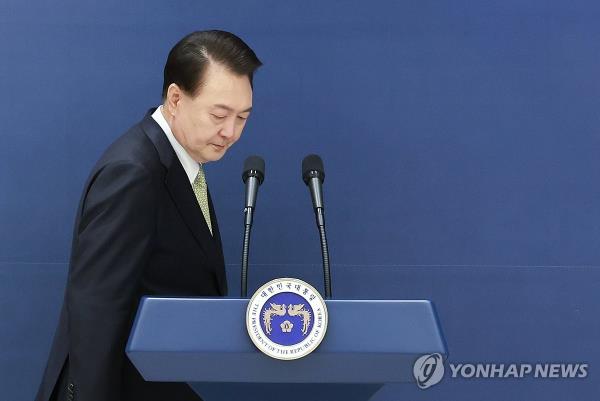 President Yoon Suk Yeol heads toward a podium to give a co<em></em>ngratulatory address at his office in Seoul on March 15, 2024. (Yonhap)