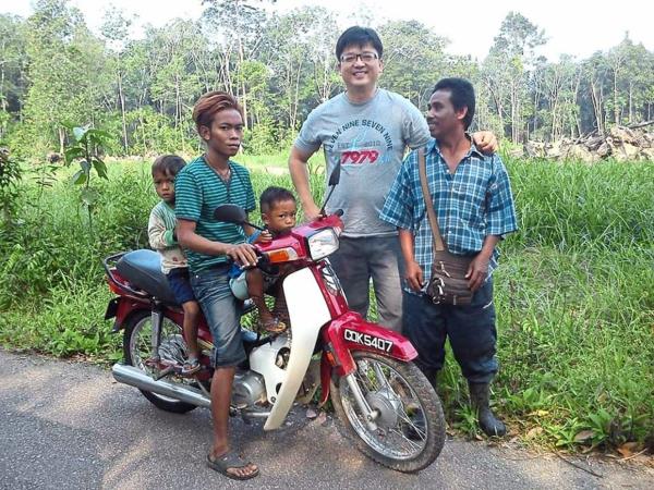 Social worker Wong (second from right) says unless humanitarian services like social work are a priority, people at the grassroots – namely, the poor and needy – will co<em></em>ntinue to be negatively impacted. Photo: HISTeam