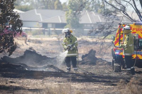 Co<em></em>nditions are very difficult for firefighters as Perth swelters through a heatwave. 