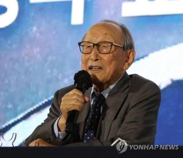 A file photo of Kim Hyung-suk, professor emeritus of Yo<em></em>nsei University (Yonhap)