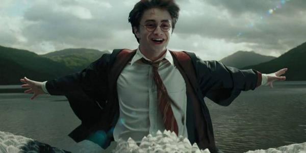 Daniel Radcliffe as Harry Potter Flying on Buckbeak in Priso<em></em>ner of Azkaban