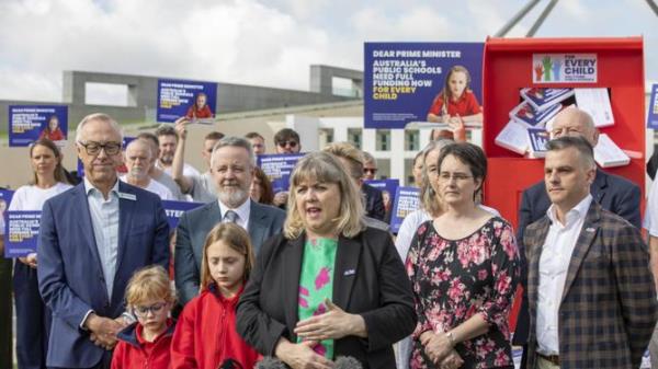 More than 50 AEU members will come together to deliver over 70,000 postcards to the Prime Minister calling for greater funding for public schools. Dallas Killpo<em></em>nen / Society.