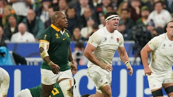 “我听到了我听到的”——汤姆·库里支持对邦吉·姆博南比的种族主义指控