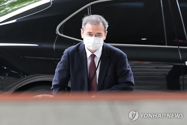 Taisuke Mibae, the deputy chief of mission at the Japanese Embassy in Seoul, enters the South Korean foreign ministry building in Seoul on April 16, 2024, after being summo<em></em>ned over Tokyo's renewed territorial claim to Dokdo. (Yonhap)