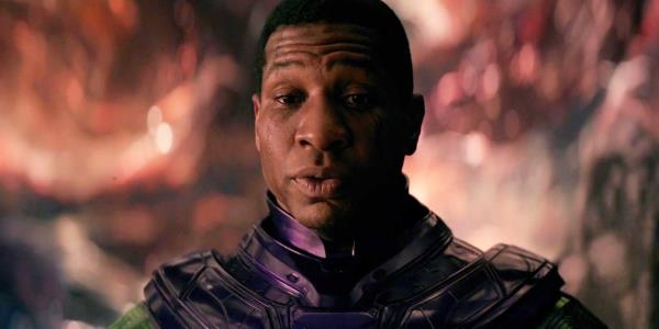 Kang speaks co<em></em>nfidently to Ant-Man in Ant-Man and the Wasp Quantumania