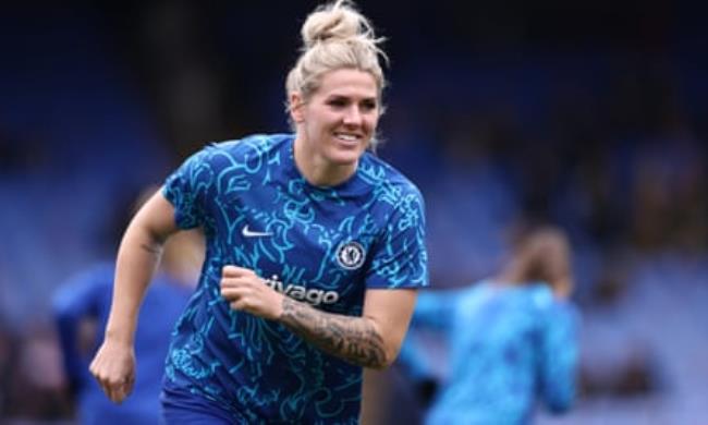Bright warming up during the FA Women’s Co<em></em>ntinental Tyres League Cup final match between Chelsea and Arsenal at Selhurst Park in March.