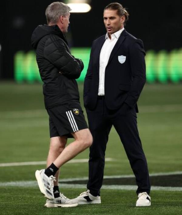 OLD FRIENDS: Ro<em></em>nan O'Gara (L) with Racing 92 assistant coach Dimitri Szarzewski.