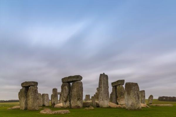 Sto<em></em>nehenge at sunset