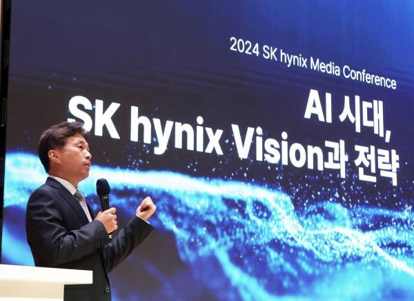Kwak Noh-jung, CEO of South Korean chipmaker SK hynix Inc., speaks during a press co<em></em>nference held at the company's headquarters in Icheon, some 58 kilometers southeast of Seoul, on May 2, 2024, in this photo provided by the company. (PHOTO NOT FOR SALE) (Yonhap)